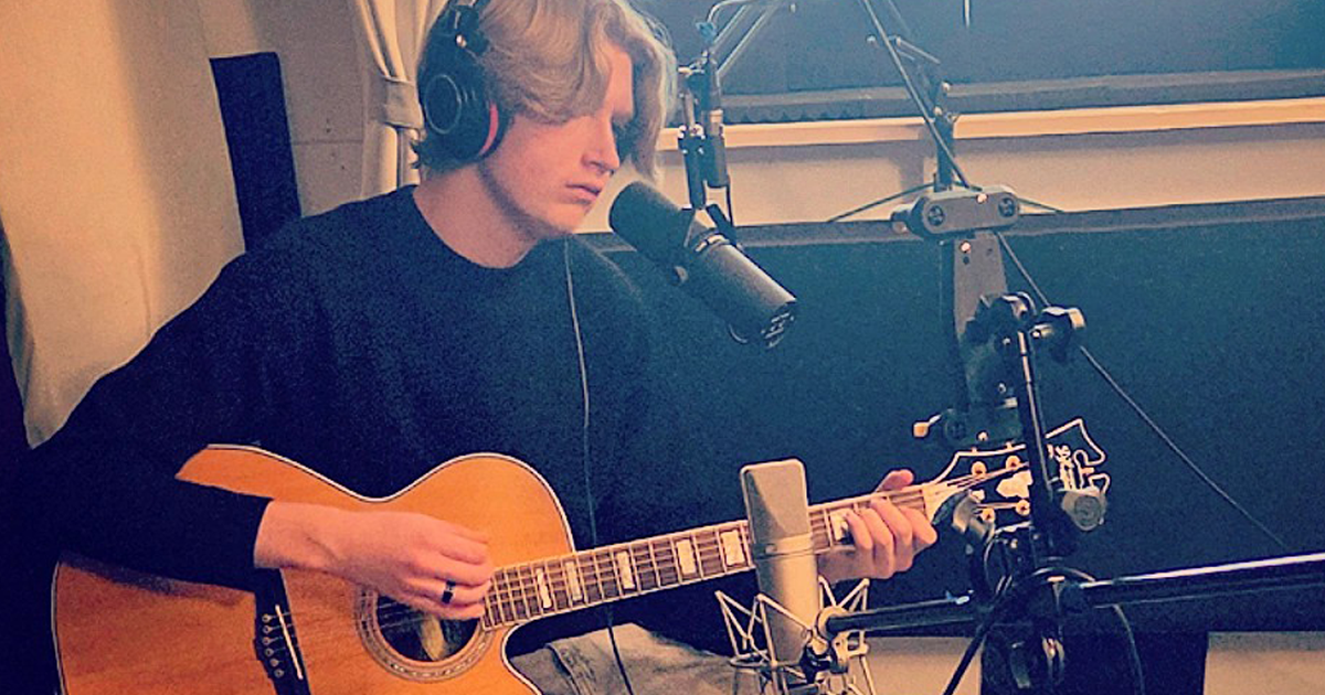 Acoustic Guitar Player With U87 Mic and SM7B In Chicago Music Studio